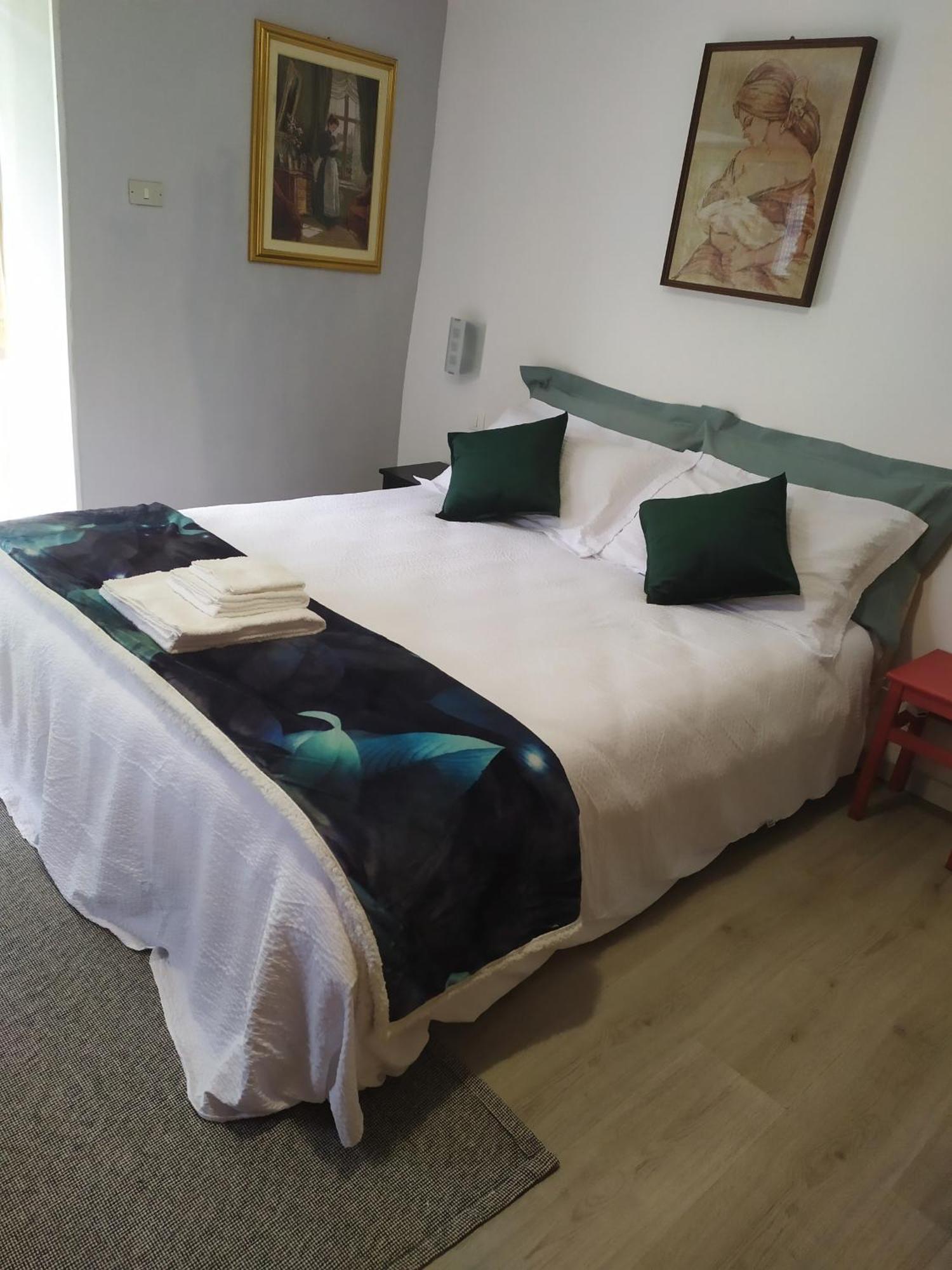 La Ghita Bed & Breakfast Sparone Стая снимка